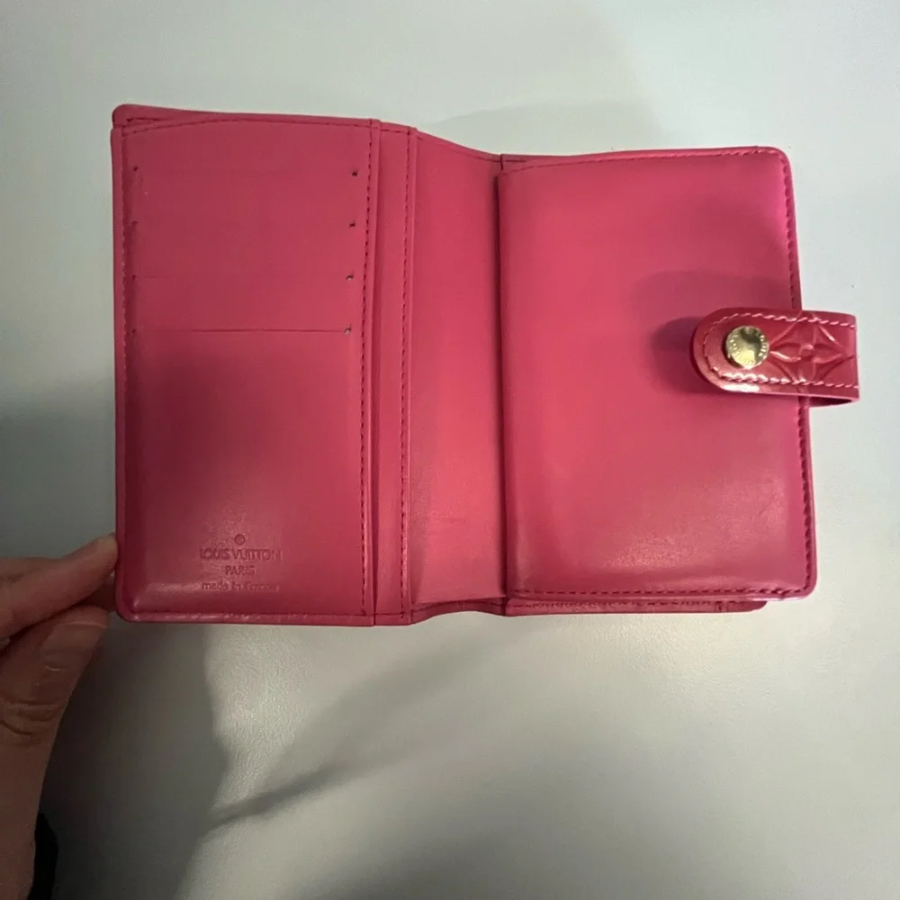 AUTHENTIC Louis Vuitton Pink Vernis Leather Kisslock Wallet - Picture 5 of 7